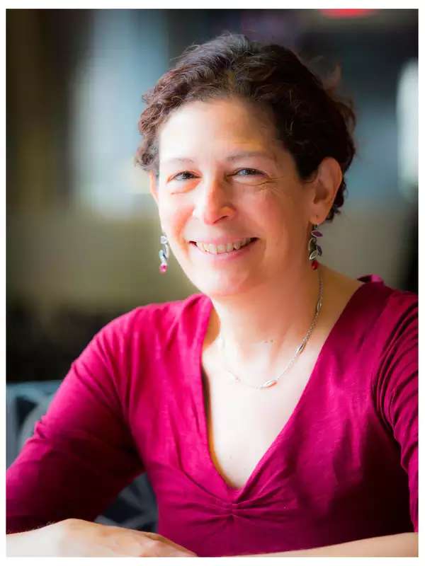 Thea Renda Abu El-Haj
